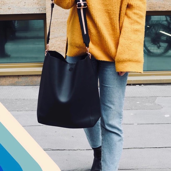 Crabtree & Evelyn Handbags - Crabtree&Evelyn Black Vegan Leather Tote Crossbody